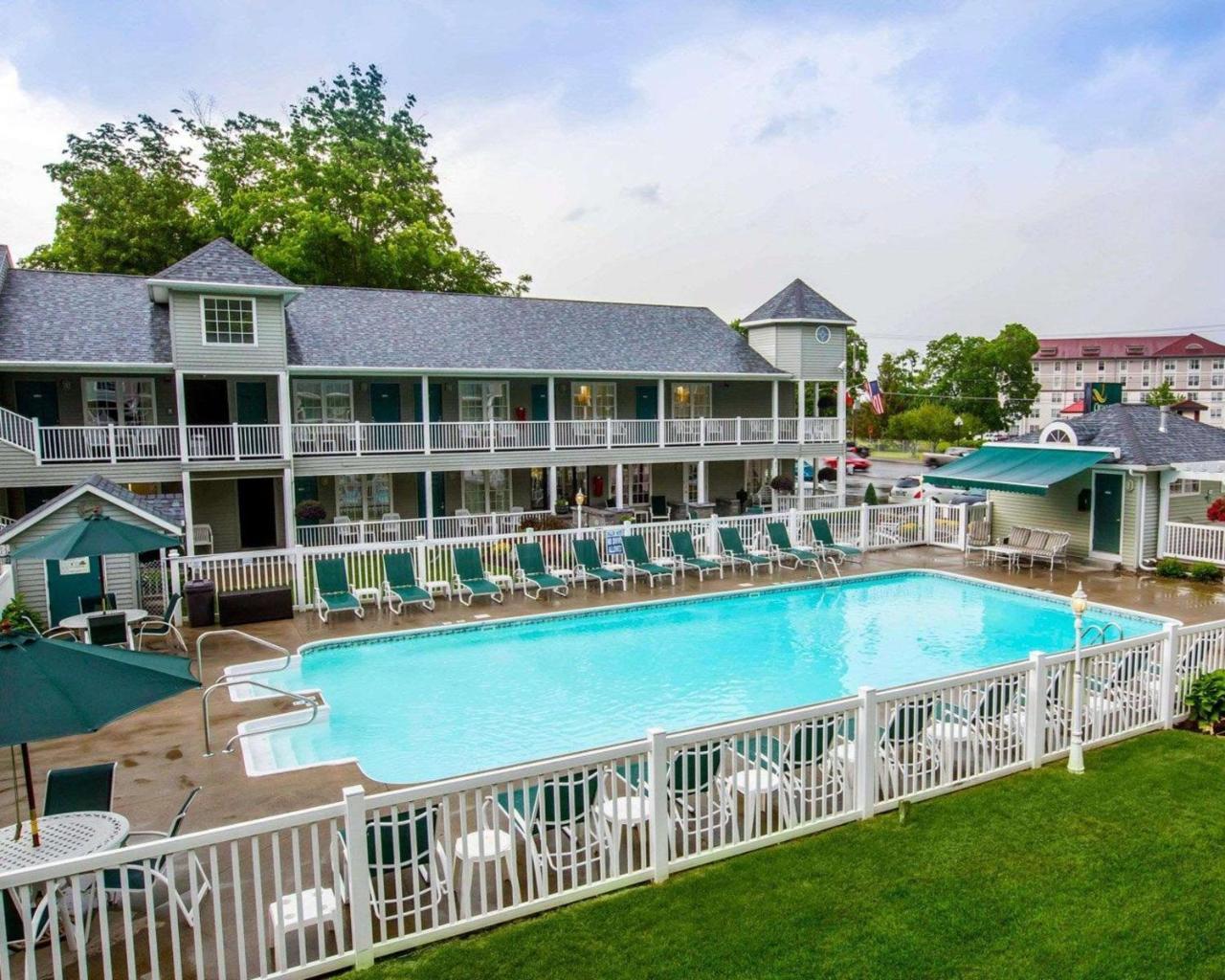 Quality Inn Lake George Buitenkant foto