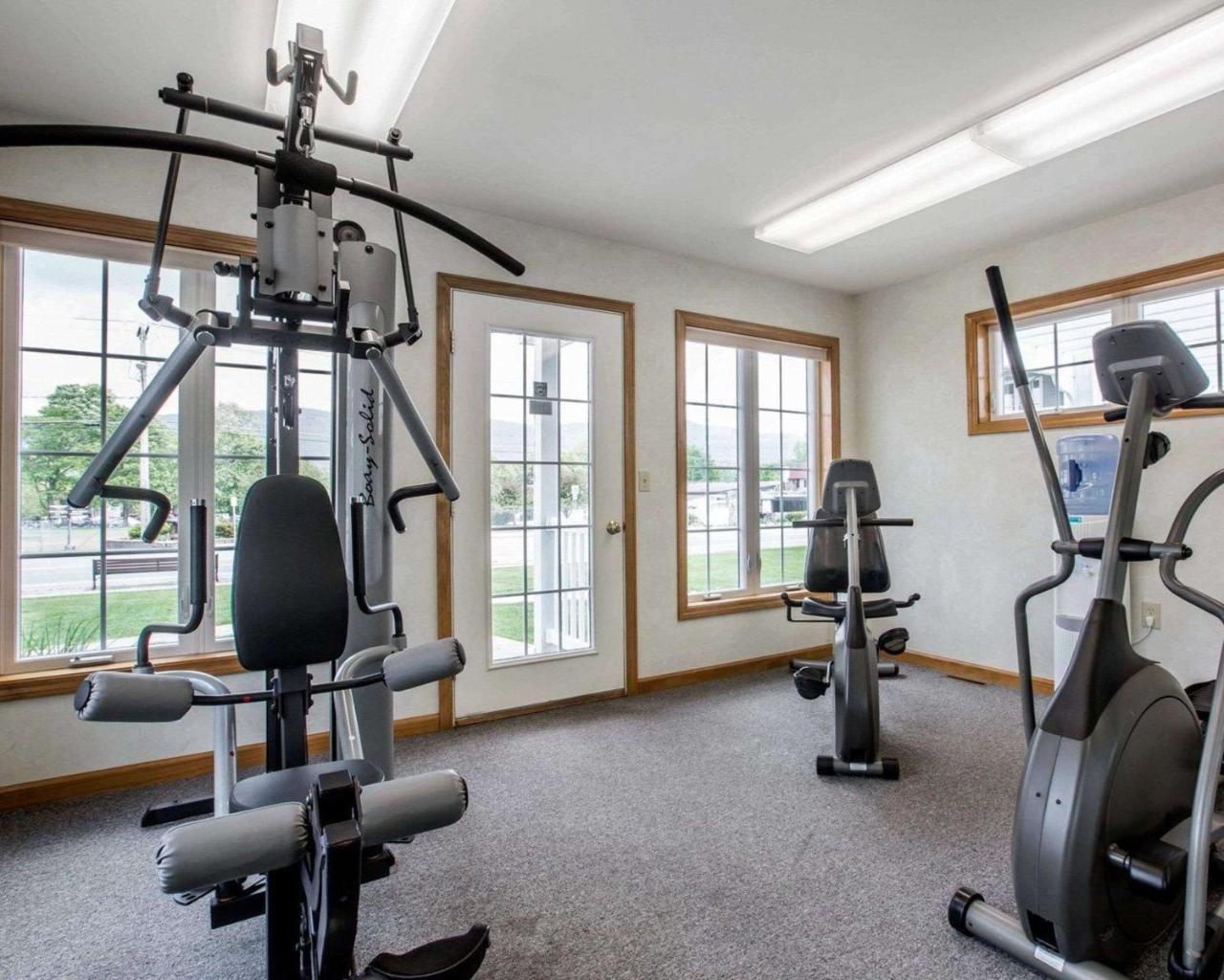 Quality Inn Lake George Buitenkant foto