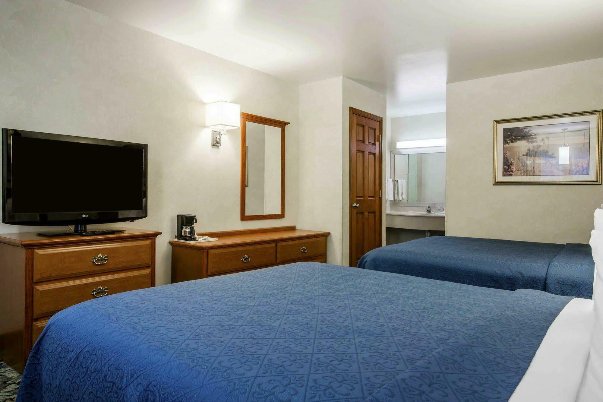 Quality Inn Lake George Buitenkant foto
